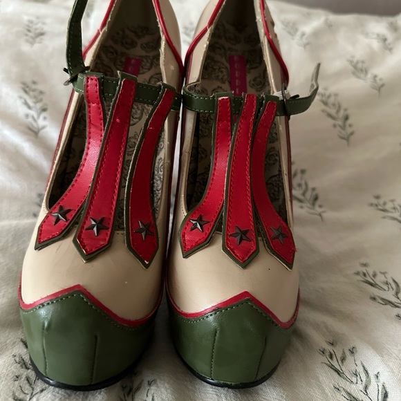 Bordello Shoes - Bordello Military Retro Pinup Heels with Star Detail